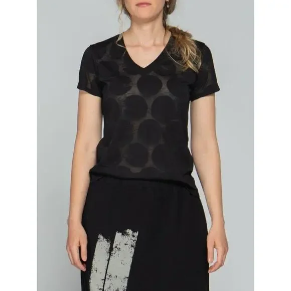 Luukaa Women's Black V-neck T-Shirt Size 6 Polka Dot Lightweight NWT - Picture 1 of 3